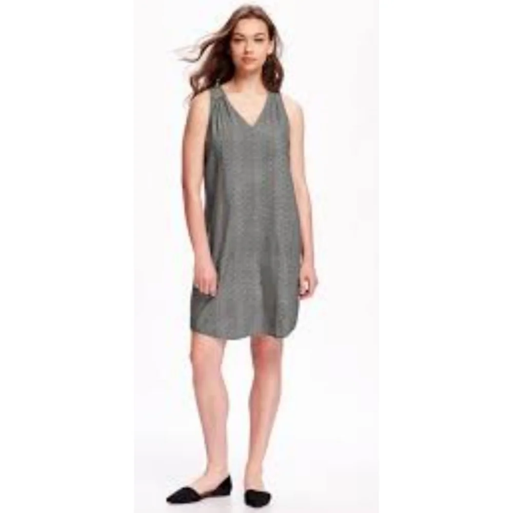 Old Navy V-Neck Shift Dress